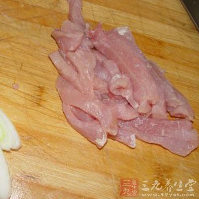 豬肉切絲或者切片 豬肉切絲或者切片