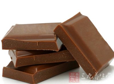 巧克力，原產中南美洲，主要成分是可可液塊，可可含有苯乙胺