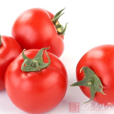 原料:番茄1~2個切塊 原料:番茄1~2個切塊