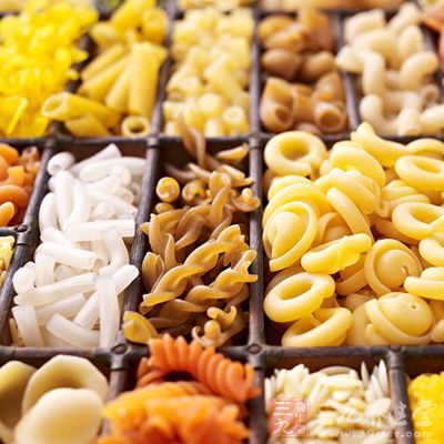 材料:意大利面一把 材料:意大利面一把
