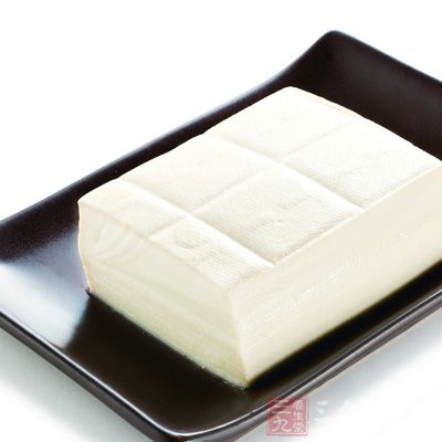 老豆腐,蔥,老抽,辣椒油,鹽,白糖,料酒,生粉(兌水待用) 老豆腐,蔥,老抽,辣椒油,鹽,白糖,料酒,生粉(兌水待用)