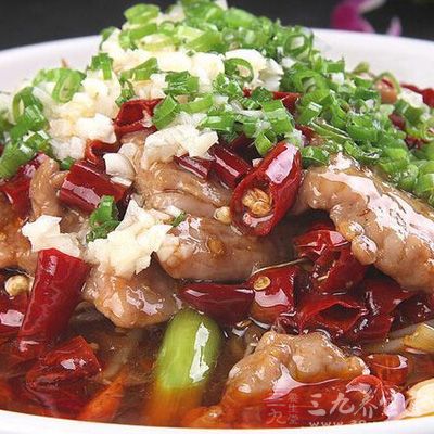 材料:食用油10克,醬油3小匙,料酒3小匙,豆瓣醬3小匙等 材料:食用油10克,醬油3小匙,料酒3小匙,豆瓣醬3小匙等