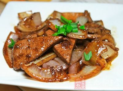 洋蔥炒豬肝的制作方法