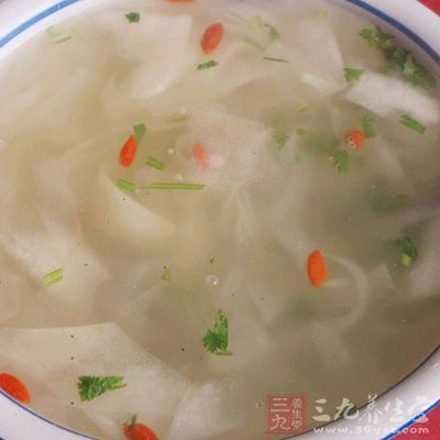 最後撒點鹽和香菜末這個湯就ok了，非常簡單，非常快捷，非常美味