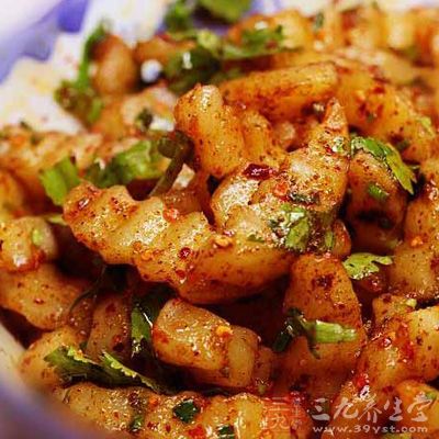 材料:小土豆,生粉,面粉 材料:小土豆,生粉,面粉