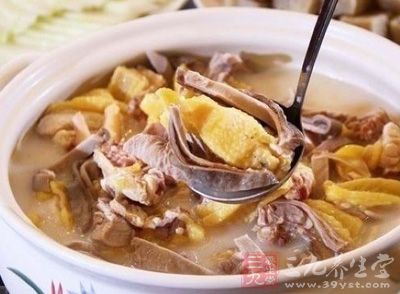 豬肚煲雞的制作方法