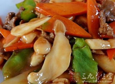 雞腿菇炒肉的制作方法