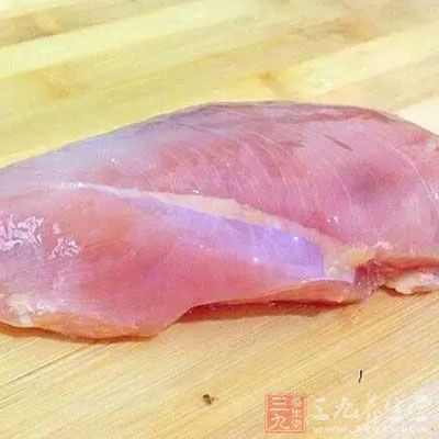 雞胸肉清洗干淨 雞胸肉清洗干淨