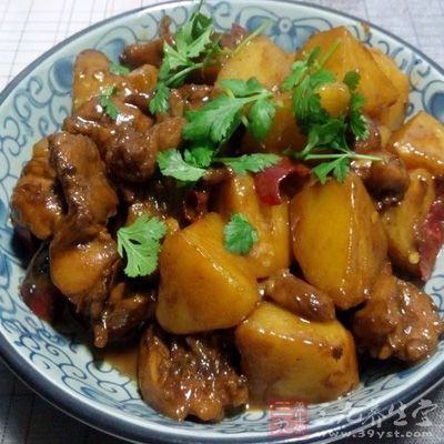 家常雞腿炖土豆的制作方法