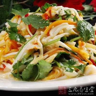 綽好水的金針菇過涼水 綽好水的金針菇過涼水