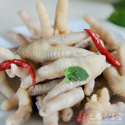 一定要用冷水徹底沖洗干淨表面的油脂並放涼後再浸