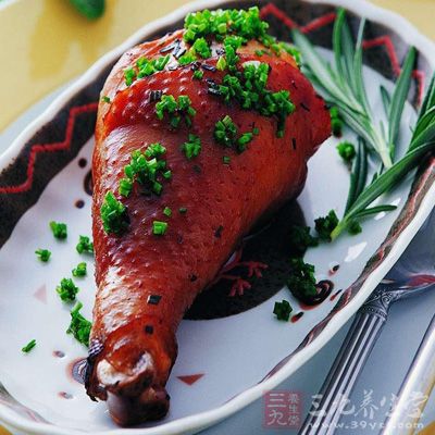 所有調料混合，加少量清水，調成料汁備用