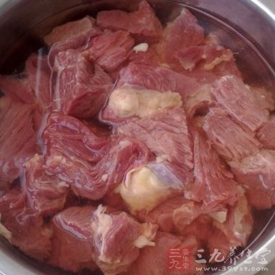 煮牛肉的水不要太多也不要太少