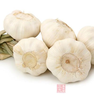 蒜3瓣，姜3片，辣椒醬1大勺