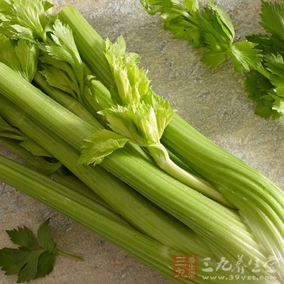 芹菜是高纖維食物具有抗癌防癌的功效 芹菜是高纖維食物具有抗癌防癌的功效