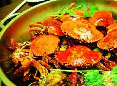 材料：鮮肉蟹500g一只，香菜100g