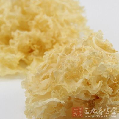 銀耳具有潤肺滋陰、開胃潤腸的功效 銀耳具有潤肺滋陰、開胃潤腸的功效