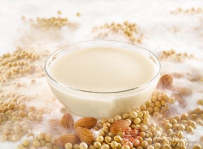 豆漿是中國人民喜愛的一種飲品，又是一種老少皆宜的營養食品，在歐美享有“植物奶”的美譽