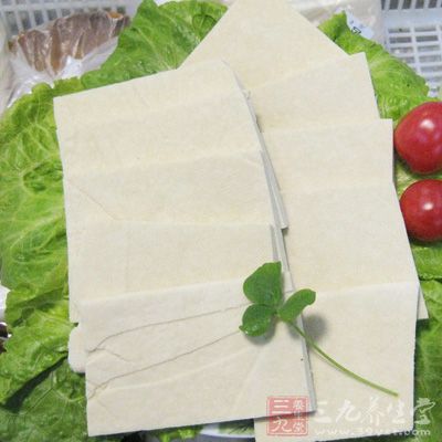 優質豆腐干：顏色呈現乳白色或淡黃色，有光澤