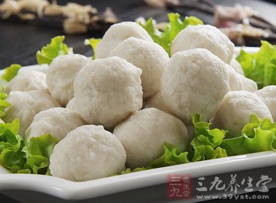 魚漿300g,肥豬肉100g,水150g,雞粉6g等 魚漿300g,肥豬肉100g,水150g,雞粉6g等