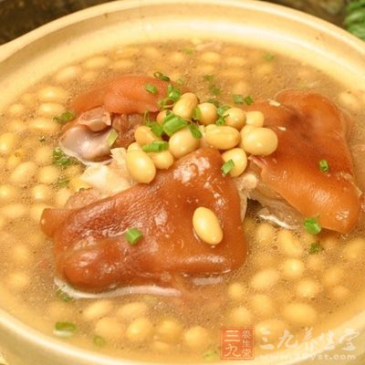 黃豆焖豬蹄的制作方法
