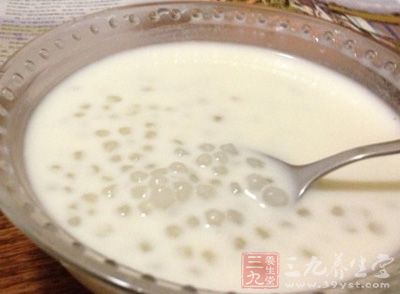 西米70g,椰子汁500ml,清水適量 西米70g,椰子汁500ml,清水適量