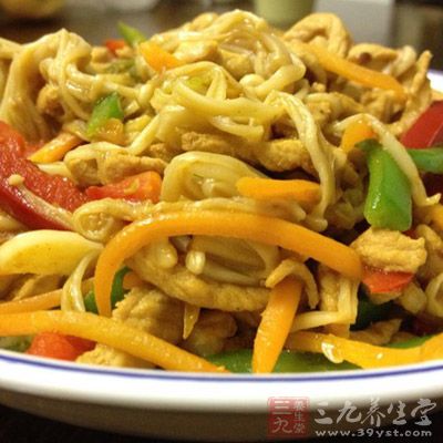 金針菇炒肉絲的做法特色