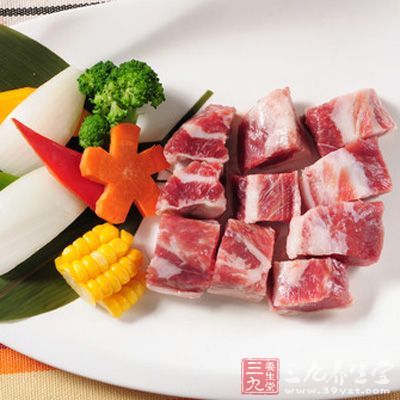 排骨煮好撈出來,鍋刷干 排骨煮好撈出來,鍋刷干