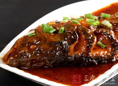 蔥、姜、蒜、干紅椒、八角、花椒准備好 蔥、姜、蒜、干紅椒、八角、花椒准備好