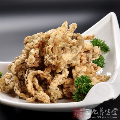 放入油鍋炸即可。油不用太熱,七成熱就可以了 放入油鍋炸即可。油不用太熱,七成熱就可以了