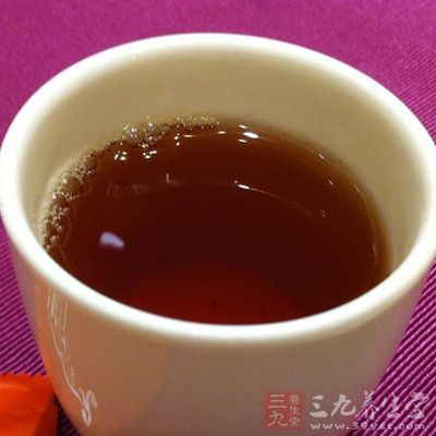 將紅棗干洗淨稍用水泡一下