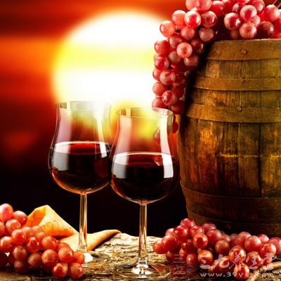 紅葡萄酒美容養顏、抗衰老功能源於酒中含量超強抗氧化劑 紅葡萄酒美容養顏、抗衰老功能源於酒中含量超強抗氧化劑