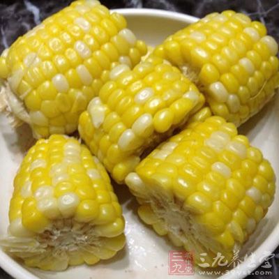 食材主料:玉米8個,輔料水適量 食材主料:玉米8個,輔料水適量