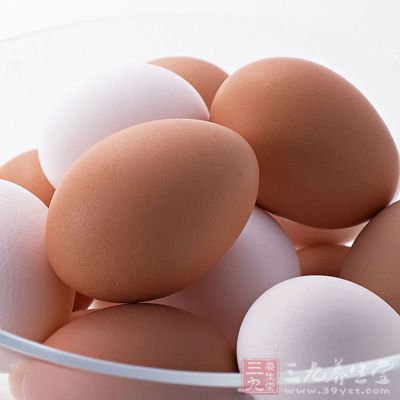 新鮮雞蛋放入水中稍煮食用 新鮮雞蛋放入水中稍煮食用