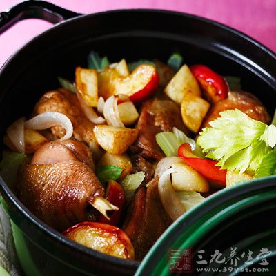 家常雞肉炖土豆的制作方法