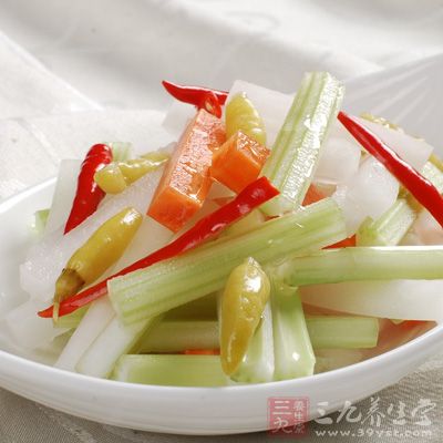 壇子裡不要粘油,占了油會生花,嚴重的整個壇子裡的菜會腐爛 壇子裡不要粘油,占了油會生花,嚴重的整個壇子裡的菜會腐爛