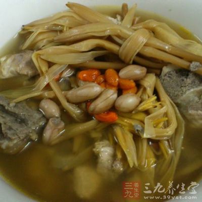 材料:黃花菜50克 排骨100克 枸杞適量 花生適量 姜適量 鹽適量 材料:黃花菜50克 排骨100克 枸杞適量 花生適量 姜適量 鹽適量