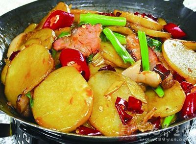 干鍋土豆片的制作方法