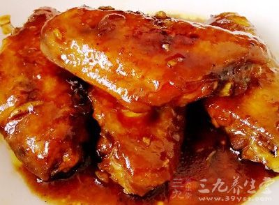 原料:雞翅、可樂、蔥、姜、鹽 原料:雞翅、可樂、蔥、姜、鹽