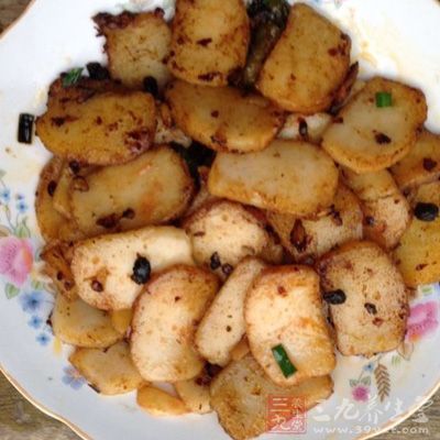材料:水磨年糕,小白菜,豆豉,醬油,糖,香辣醬 材料:水磨年糕,小白菜,豆豉,醬油,糖,香辣醬
