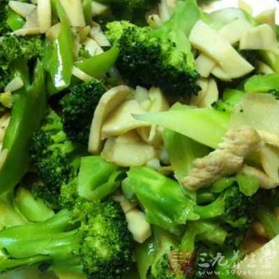 雞腿菇炒西蘭花的制作方法