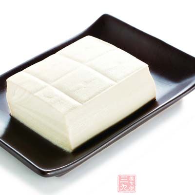 一些鹼性的食物才是患者最好的選擇如豆腐