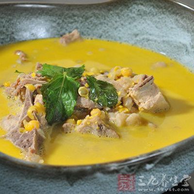 歸地豬脊骨湯