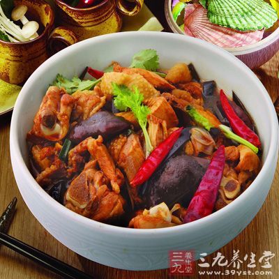 小雞炖蘑菇的制作方法 小雞炖蘑菇的制作方法