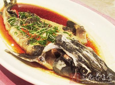 腌料：蒜、姜、蔥，食用油、香油、味極鮮醬油