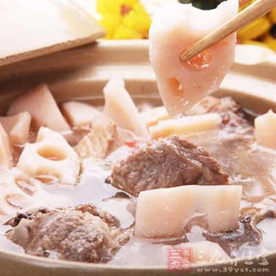 蓮藕去皮洗淨切片