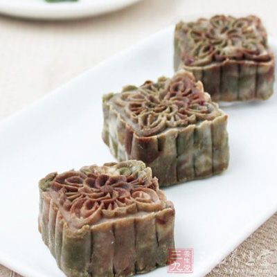 芸豆泡24小時,去皮,煮開後小火煮40分鐘 芸豆泡24小時,去皮,煮開後小火煮40分鐘