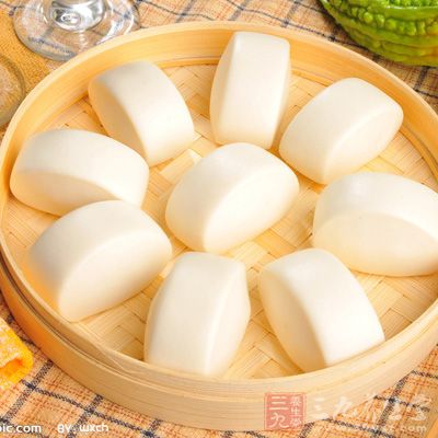 醒發結束後開大火蒸約10分鐘到水燒開後,轉小火蒸15分鐘 醒發結束後開大火蒸約10分鐘到水燒開後,轉小火蒸15分鐘