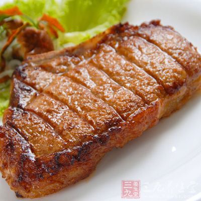 煎好後撒上些自己磨的黑胡椒碎
