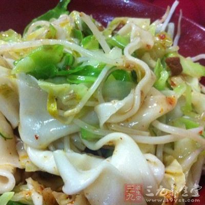 油潑面(即較寬條的扯面)